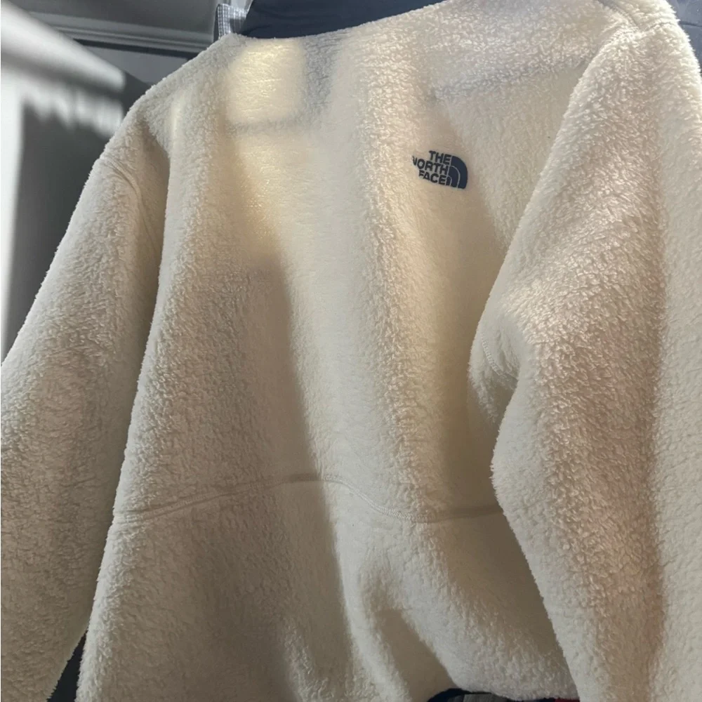 The North Face Sherpa Jacket - Picture 2 of 3